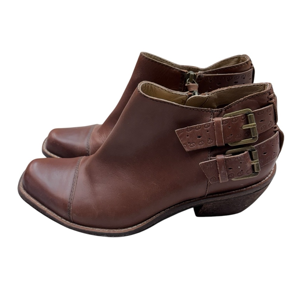 Anthropologie / Latigo Prema Leather Booties Size 7